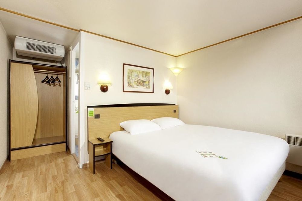 Campanile Lourdes Hotel Room photo