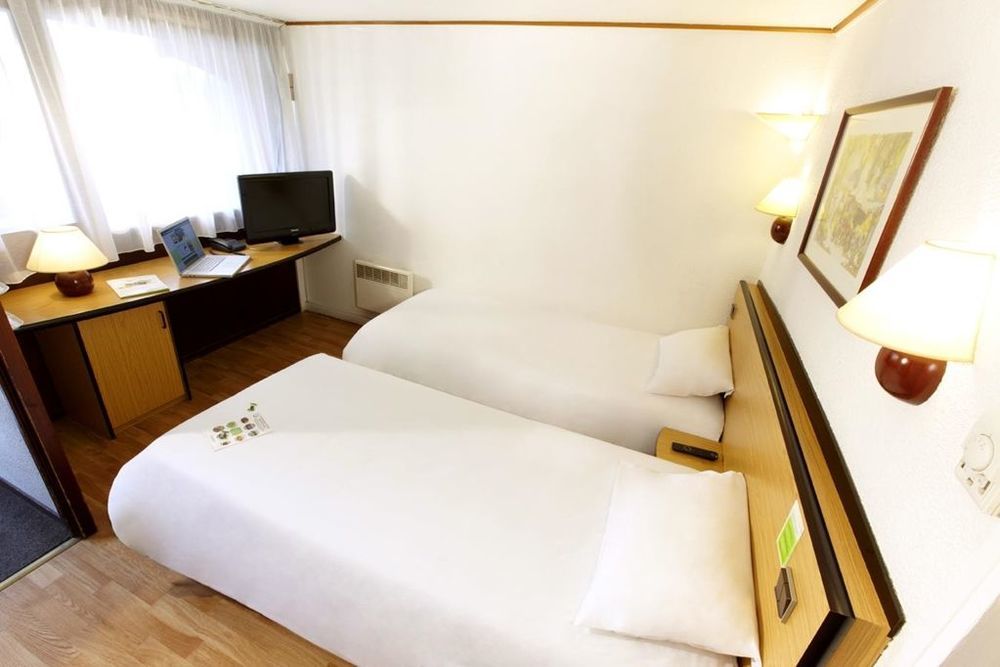 Campanile Lourdes Hotel Room photo