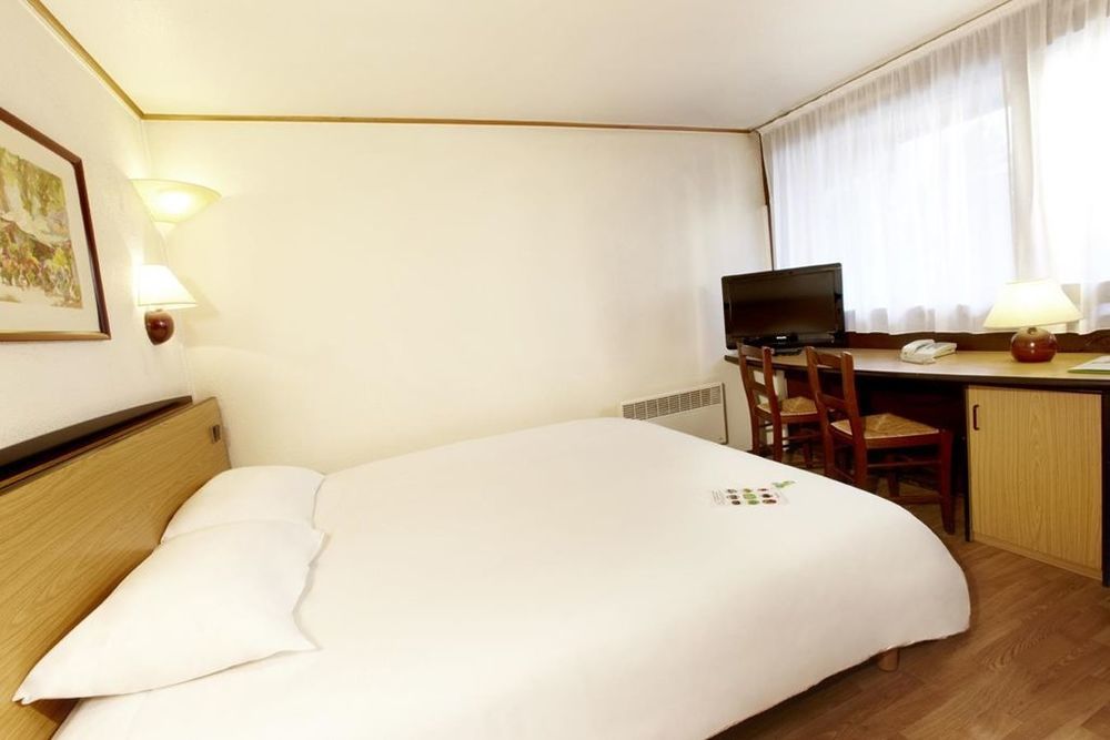 Campanile Lourdes Hotel Room photo