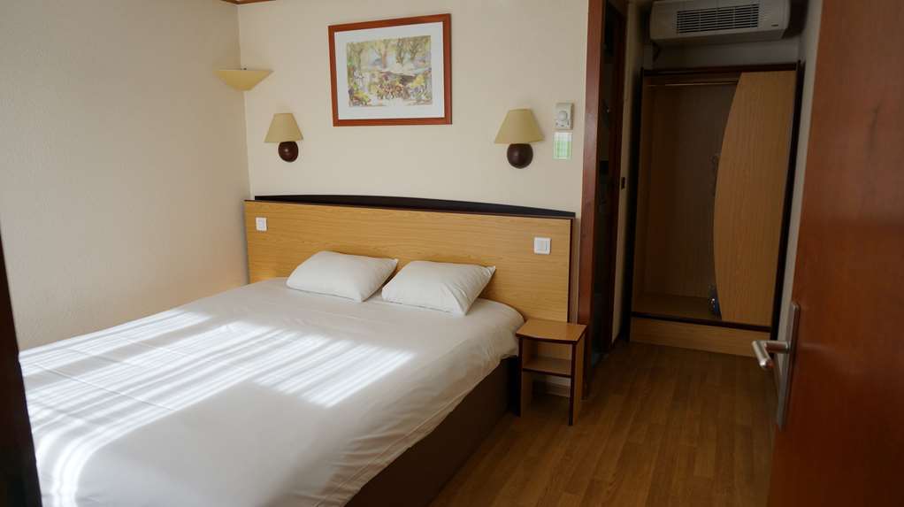 Campanile Lourdes Hotel Room photo