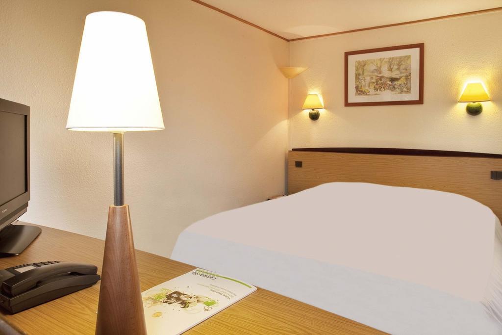 Campanile Lourdes Hotel Room photo